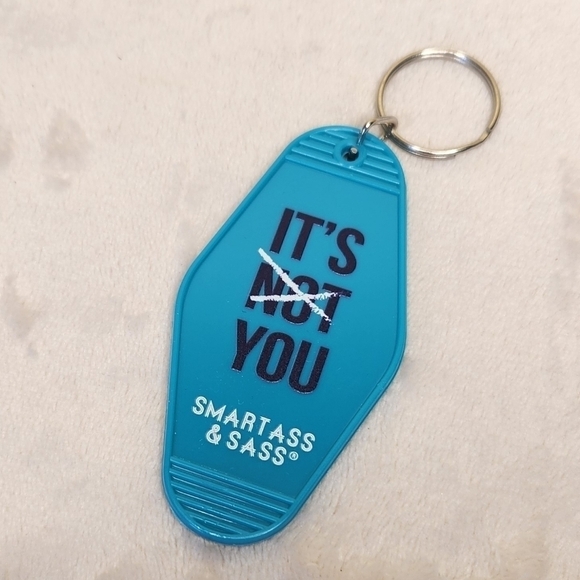 It's You Motel Style Keychain - Picture 3 of 6